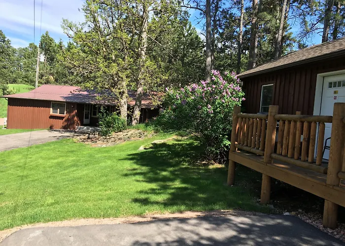 Rockerville Lodge & Cabins